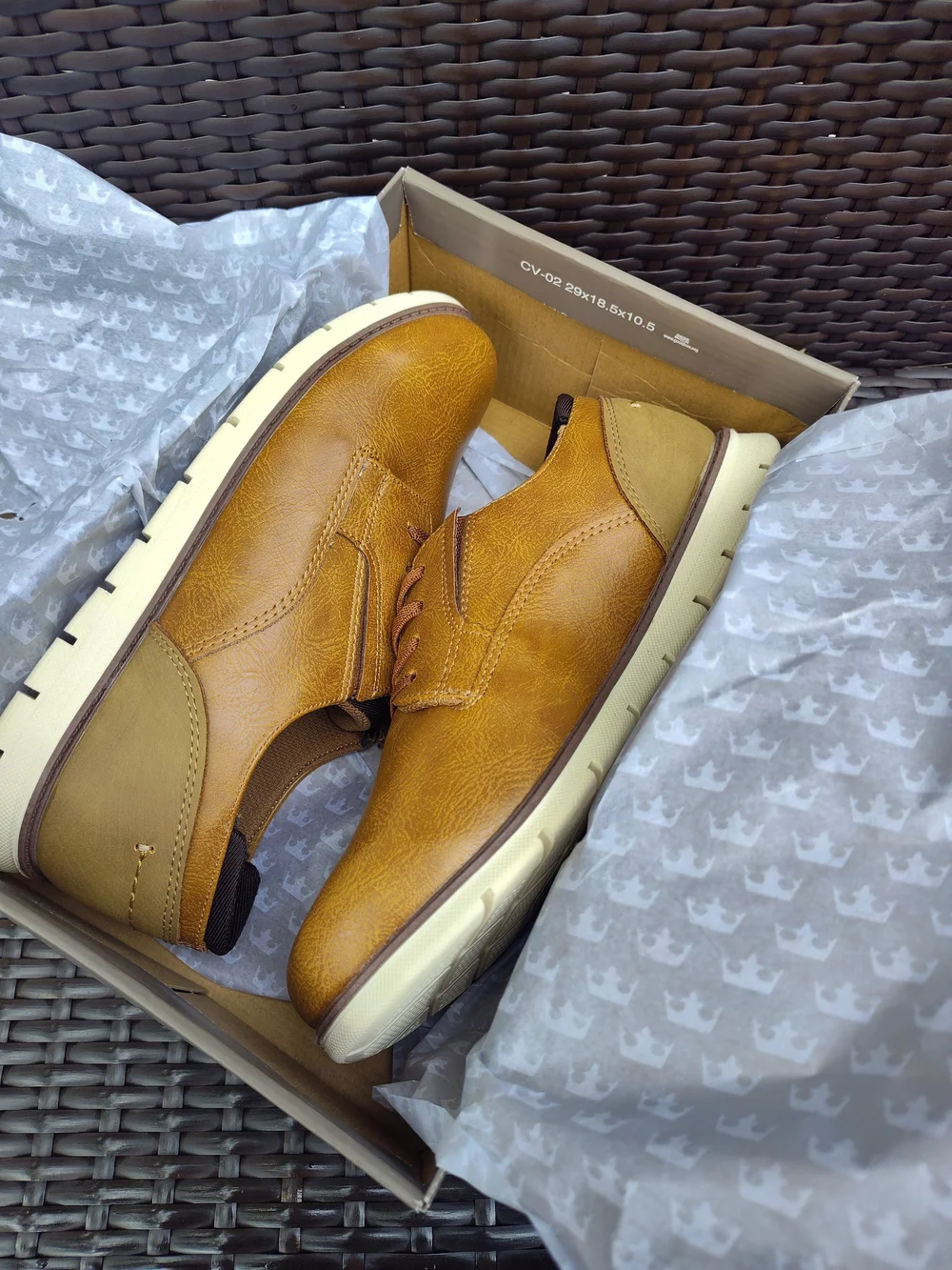 Crown Vintage Youth Tan and Cream Leather Slip-On Sneakers